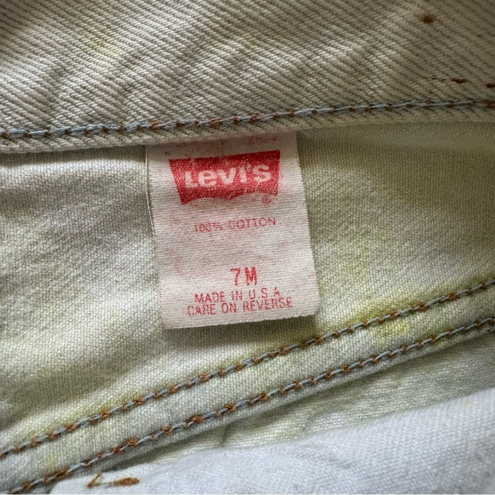 Urban Outfitters x Levi’s Vintage Tie-Dye Denim Shorts (Each One is Unique) - Picture 3 of 3